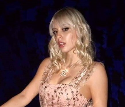 Asia Valente, grazie alla sua popolarità entra in Croazia anche se il tampone non va bene