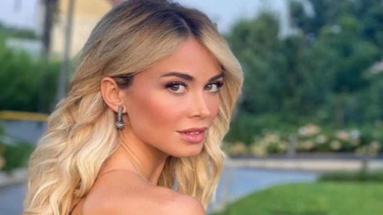 Polemica social per donne lampadario a party Diletta Leotta