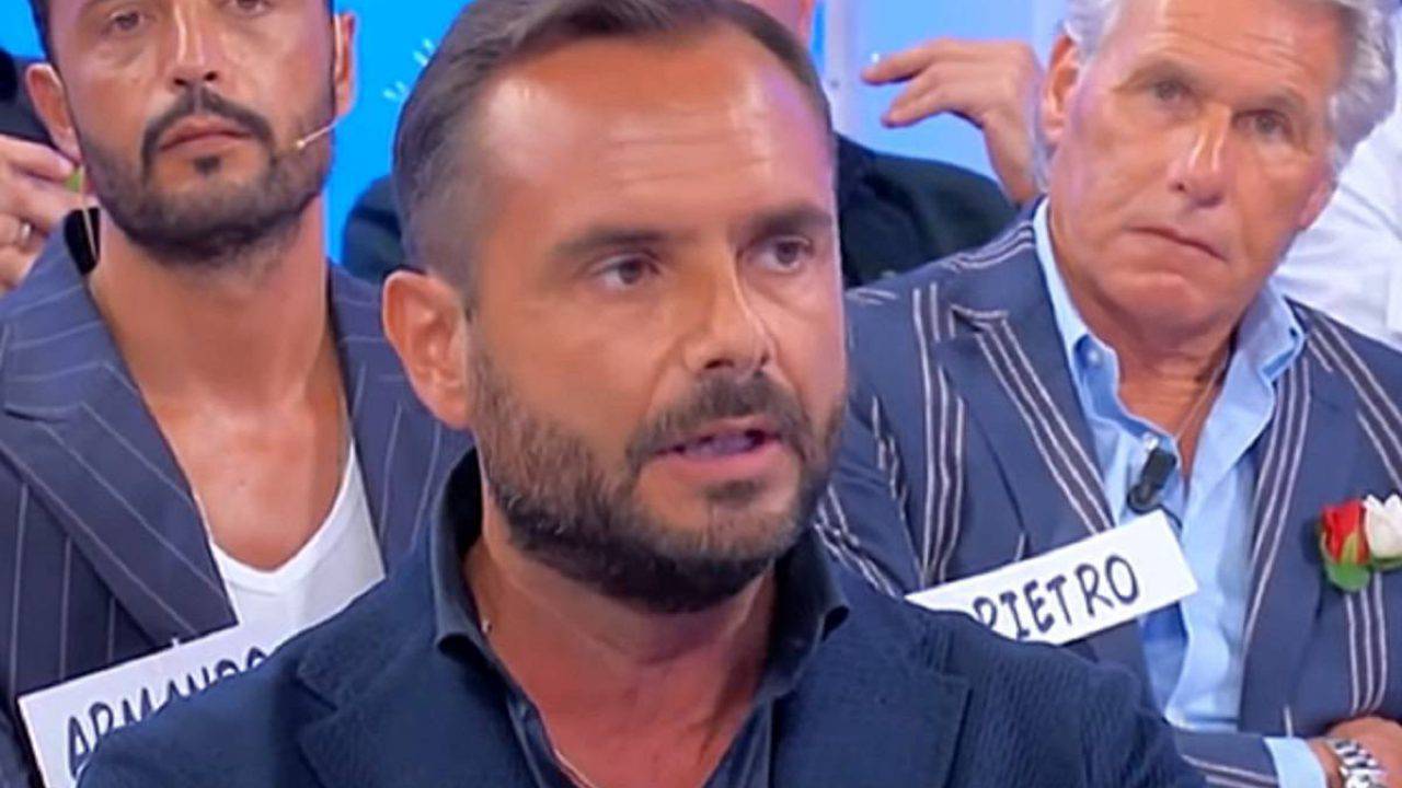 Uomini e Donne: ex discusso cavaliere del trono over convola a nozze, ecco chi è