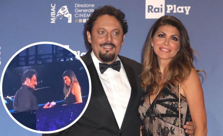 Enrico Brignano e Flora Canto, la proposta di nozze all’Arena di Verona. Lei: «Sei matto!»