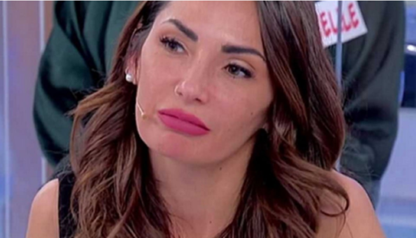 Uomini e Donne, Ida Platano distrutta da Barbara De Santi: “Non è capace” Uomini e Donne, Ida Platano distrutta da Barbara De Santi: “Non è capace”