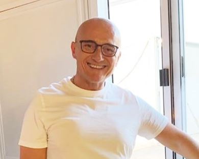 Alfonso Signorini confessa: ‘Trascorrerò il Natale da solo, ecco perché’