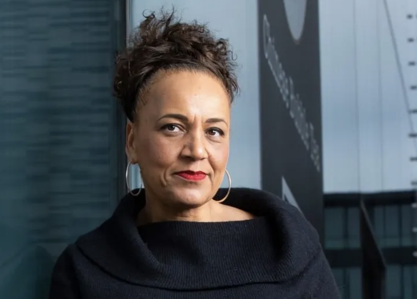 Chi è Lesley Lokko, la prima curator black della Biennale di Architettura di Venezia Chi è Lesley Lokko, la prima curator black della Biennale di Architettura di Venezia