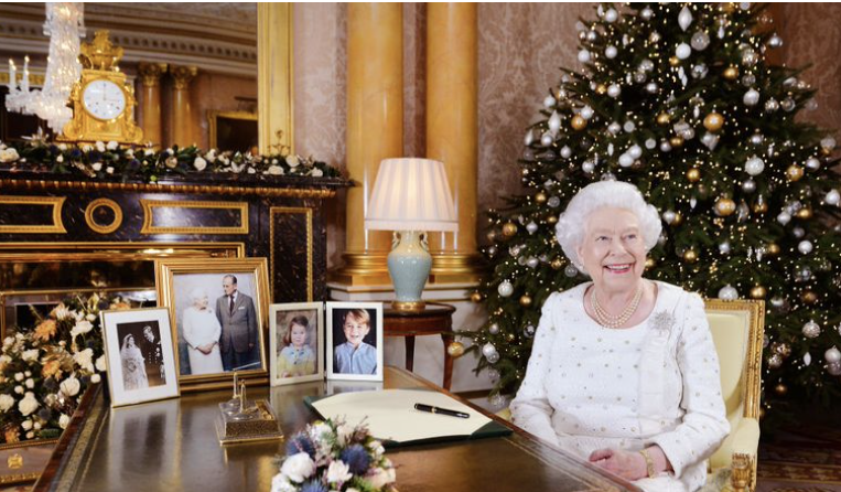 Se anche la Regina Elisabetta rinuncia al pranzo di Natale con la (royal) family a causa della pandemia