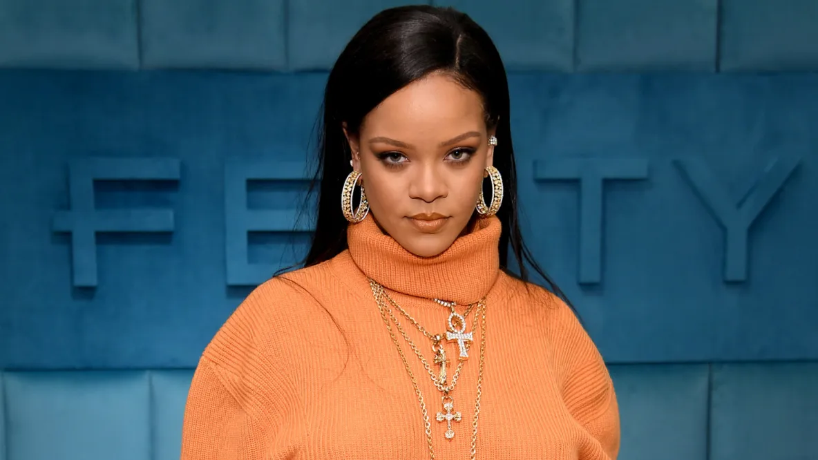 Gossip che impazza sul web: Rihanna è incinta