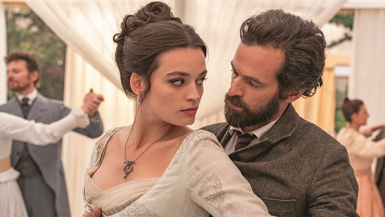 Eiffel, il trailer del film Sky Original in onda a San Valentino