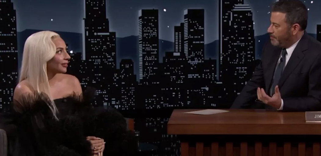 ‘House of Gucci’, Lady Gaga rivela: “Tagliata una scena di sesso fra me e Salma Hayek”