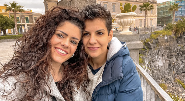 Chiara e Ludovica, le influencer con l’orecchio bionico