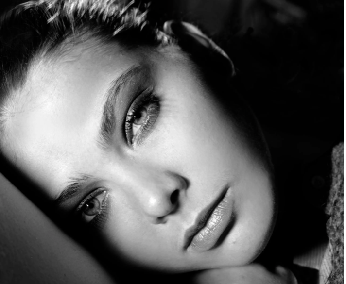 Sanremo 2022, sul palco Ornella Muti, gli occhi più belli del cinema