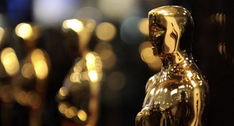 Sorrentino verso gli Oscar: troverà red carpet, musica live e prove di normalità Sorrentino verso gli Oscar: troverà red carpet, musica live e prove di normalità