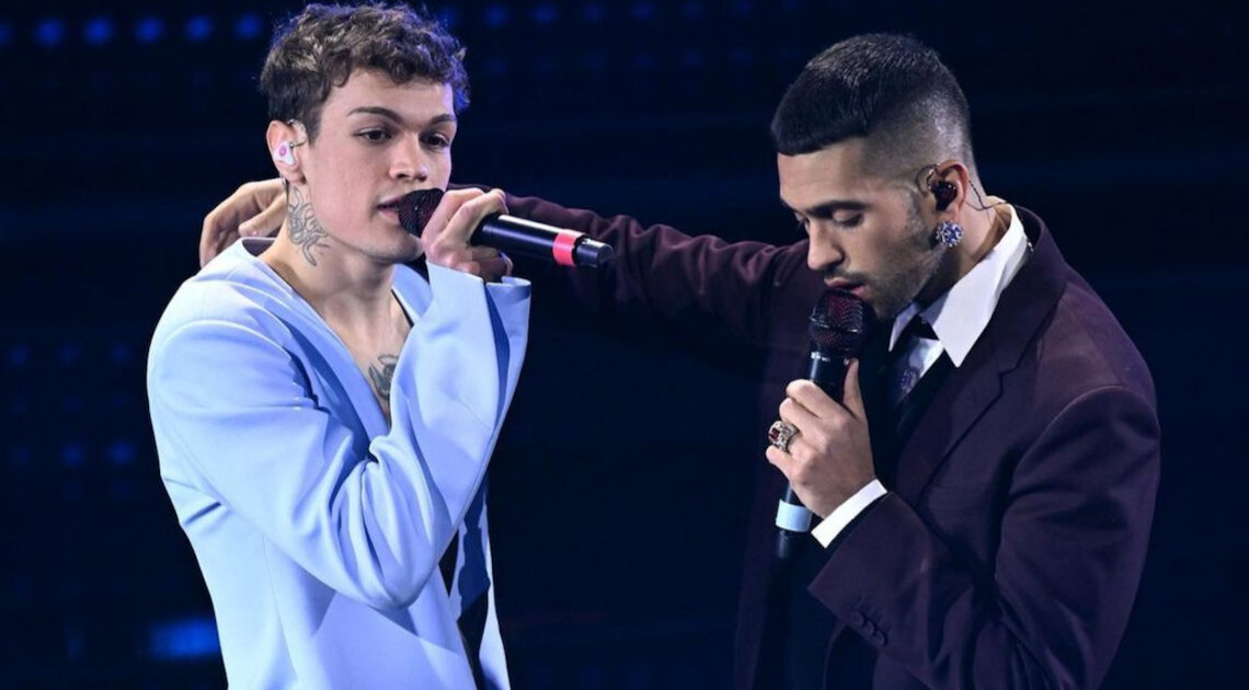 Il prete canta ‘Brividi’ di Mahmood e Blanco durante la messa: il video è virale