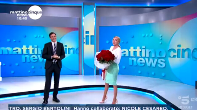Mattino 5, Federica Panicucci ringrazia il fidanzato per il regalo di San Valentino: il commento di Francesco Vecchi Mattino 5, Federica Panicucci ringrazia il fidanzato per il regalo di San Valentino: il commento di Francesco Vecchi