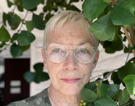 Annie Lennox reagisce sui social contro chi non la riconosce: “Invecchiata… ma ancora arrabbiata”