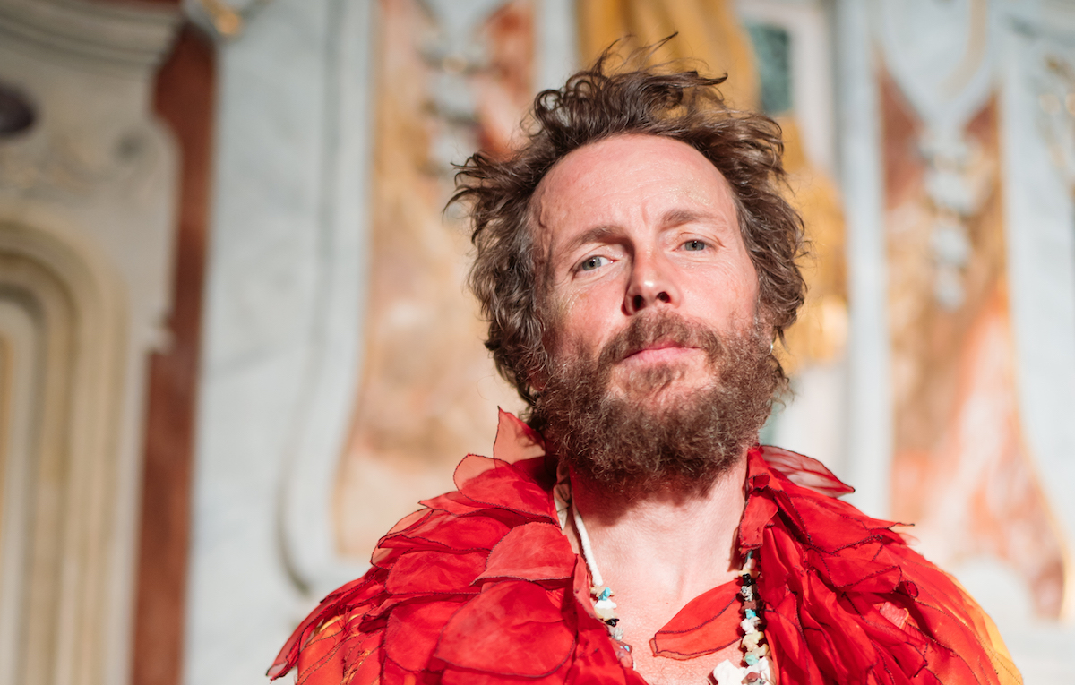Jovanotti saluta la primavera con una serenata rock’n’roll: ecco “I Love You Baby” Jovanotti saluta la primavera con una serenata rock’n’roll: ecco “I Love You Baby”