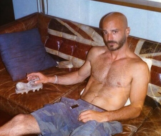 Vaporidis all’Isola, dalla demofobia alla perdita di capelli: «Mi sono fatto travolgere da uno tsunami» Vaporidis all’Isola, dalla demofobia alla perdita di capelli: «Mi sono fatto travolgere da uno tsunami»