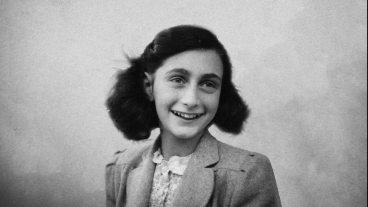 Anna Frank, l’editore olandese ritira il libro in cui si ipotizza che fu un notaio ebreo a tradirla Anna Frank, l’editore olandese ritira il libro in cui si ipotizza che fu un notaio ebreo a tradirla