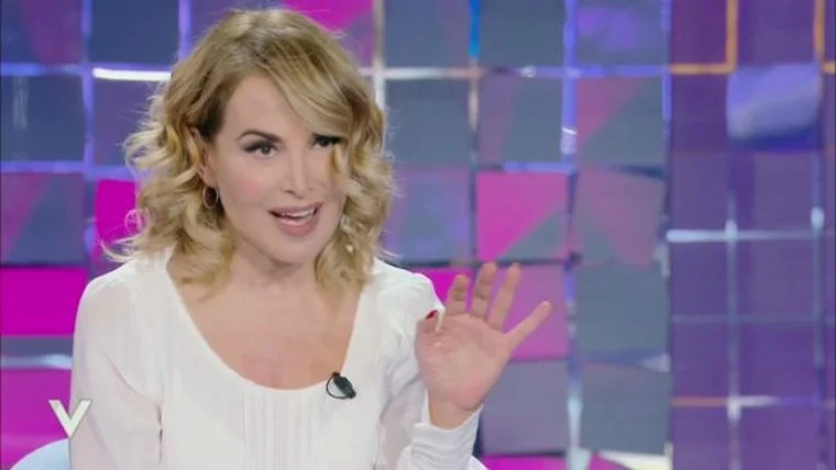 La Pupa e il Secchione, Barbara D’Urso dà un’anticipazione shock: ”Ci sarà il figlio di…” La Pupa e il Secchione, Barbara D’Urso dà un’anticipazione shock: ”Ci sarà il figlio di…”