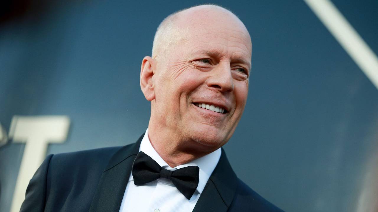 Bruce Willis, cos’è l’afasia? L’esperta spiega la sindrome, che ha costretto l’attore al ritiro Bruce Willis, cos’è l’afasia? L’esperta spiega la sindrome, che ha costretto l’attore al ritiro