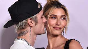 Justin Bieber non si è allontanato mai dal letto d’ospedale della moglie Hailey Baldwin Justin Bieber non si è allontanato mai dal letto d’ospedale della moglie Hailey Baldwin