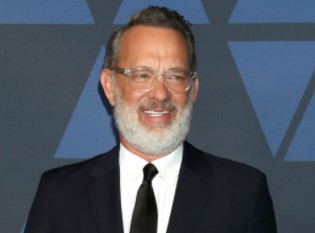 Pinocchio, la prima foto di Tom Hanks nei panni di Geppetto nel live action di Zemeckis