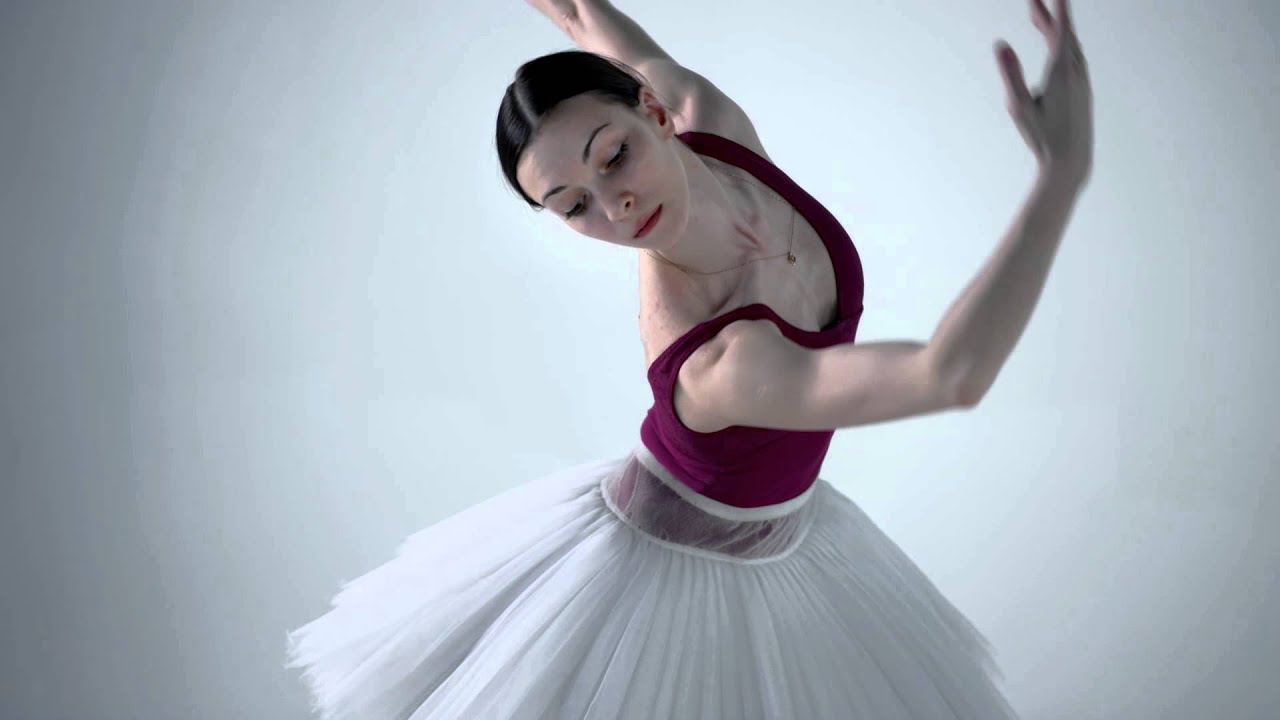 Ucraina: la prima ballerina Smirnova lascia il Bolshoi per il balletto nazionale olandese Ucraina: la prima ballerina Smirnova lascia il Bolshoi per il balletto nazionale olandese