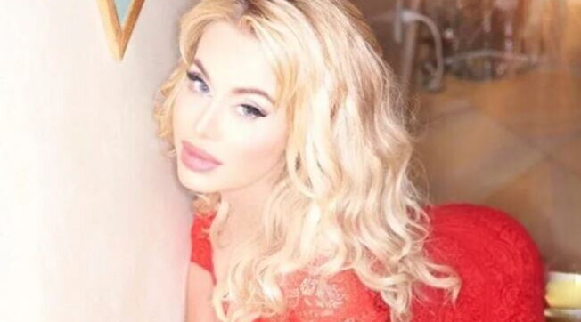 Valeria Marini shock: “A quindici anni ho subito un aborto senza saperlo, mia madre ha deciso per me…”