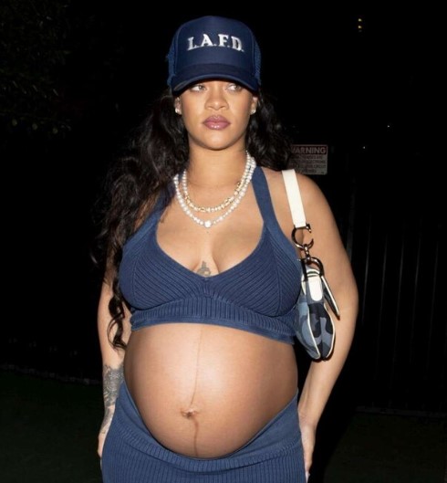 Rihanna col pancione lievitato festeggia il suo ingresso nel club dei miliardari di Forbes