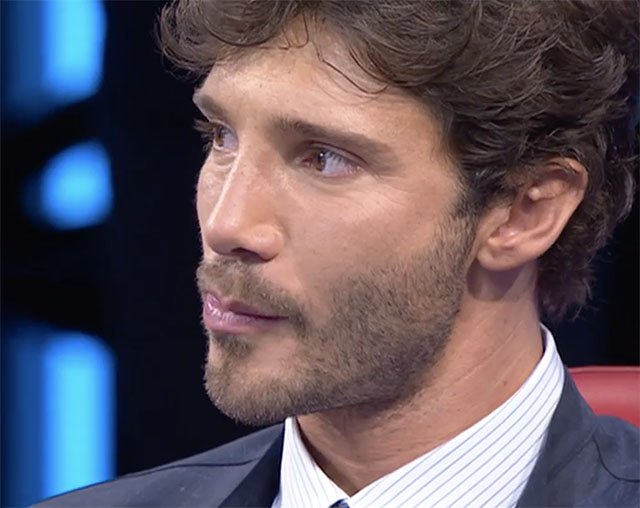 Stefano De Martino in lacrime ad Amici