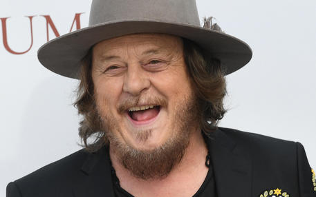 Zucchero accende l’Arena di Verona col suo Blues poetico e universale Zucchero accende l’Arena di Verona col suo Blues poetico e universale