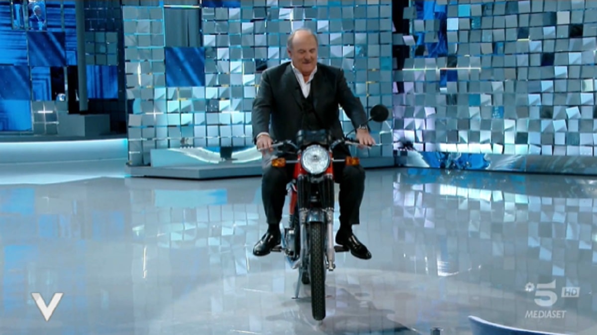 Gerry Scotti a Verissimo Story “Rifiutai casa a Los Angeles per la radio”