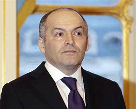 Oligarca ucraino Pinchuk mette all’asta una scultura di Jeff Koons per curare i soldati feriti