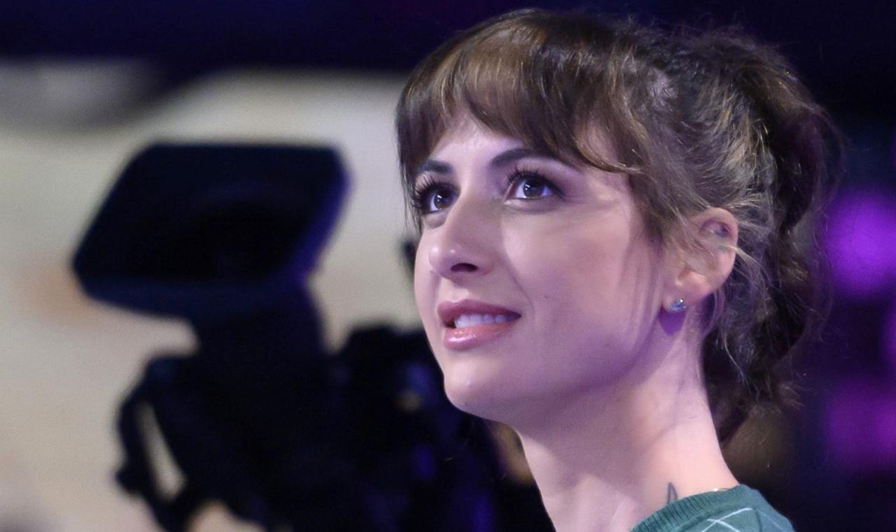 Ema Stokholma: “Da 38 anni metto la sveglia per ricordarmi di mangiare”