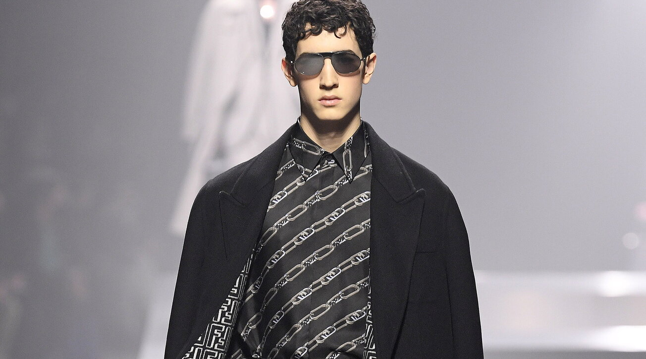 Milano Moda Uomo: un messaggio forte dalle sfilate e chi ci sarà Milano Moda Uomo: un messaggio forte dalle sfilate e chi ci sarà