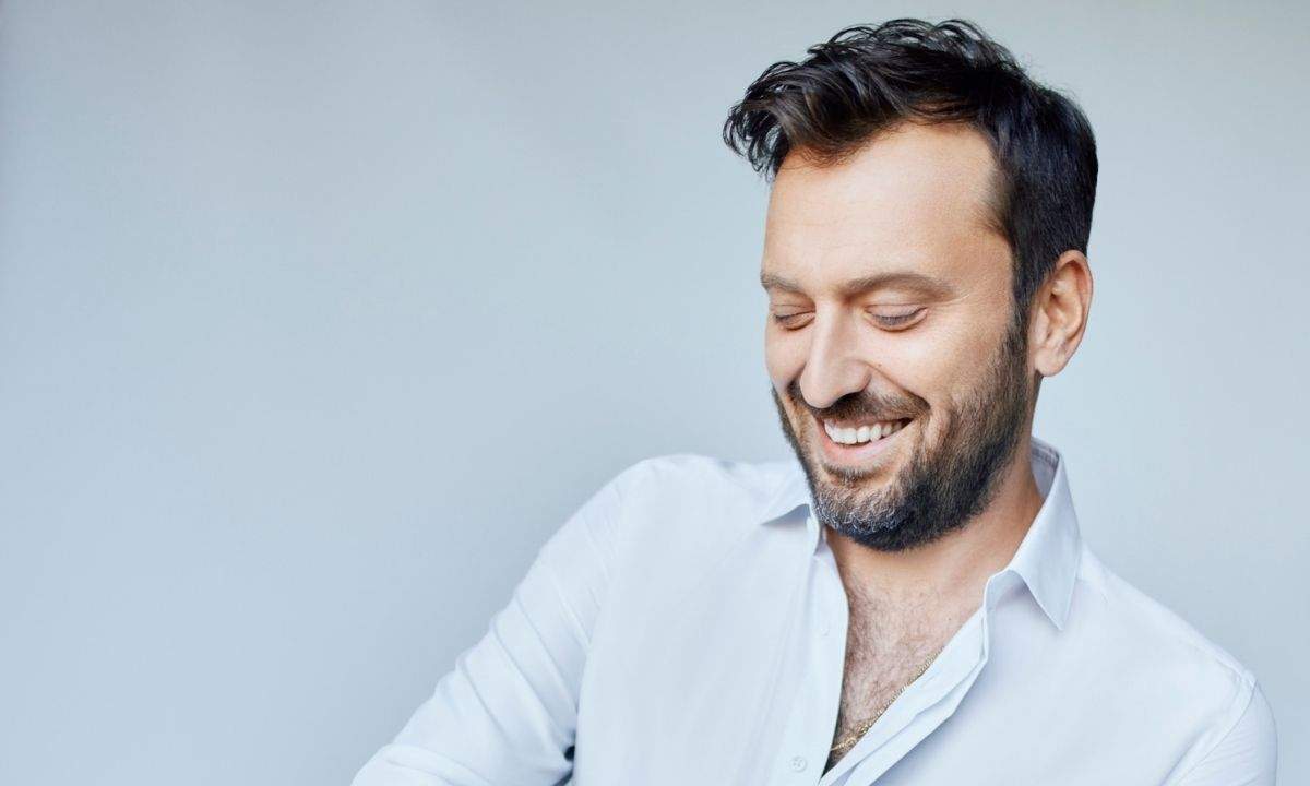 Sorpresa a Ravello: arriva Cesare Cremonini e suona in piazza con la banda