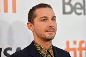 Shia LaBeouf è Padre Pio nelle foto del film. Casting controverso per accuse alla star Shia LaBeouf è Padre Pio nelle foto del film. Casting controverso per accuse alla star