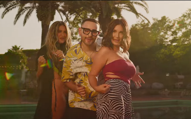Rocco Hunt, Elettra Lamborghini e Lola Indigo, il video del tormentone Caramello
