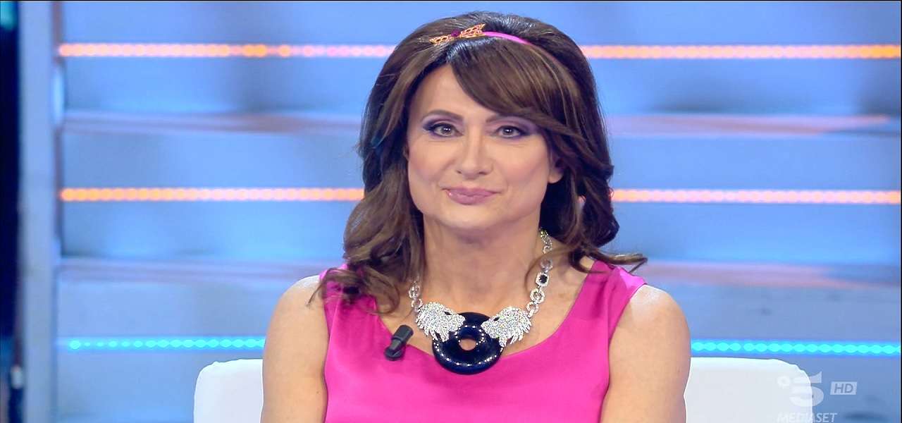 “Isola dei Famosi”, Vladimir Luxuria critica Marialaura: “Ci ha provato con tutti” “Isola dei Famosi”, Vladimir Luxuria critica Marialaura: “Ci ha provato con tutti”