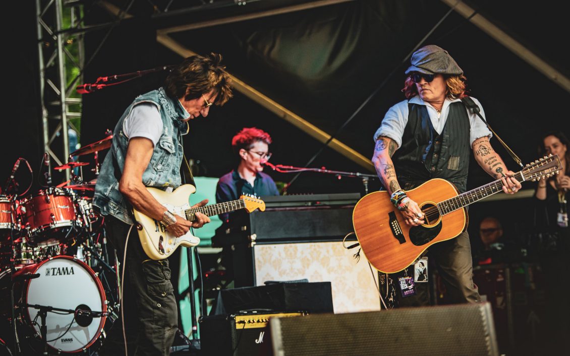 Johnny Depp e Jeff Beck accusati di plagio di un brano degli anni ’70 di un carcerato