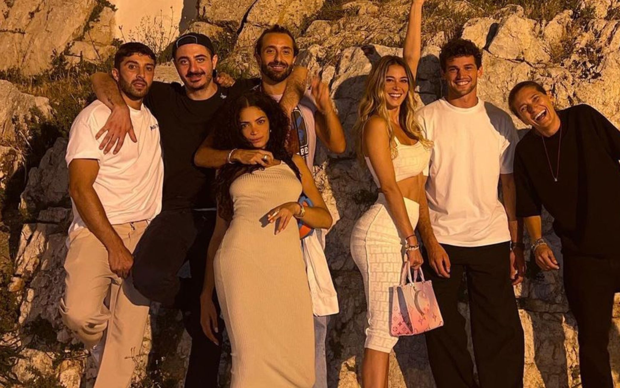 Elodie e Diletta Leotta in vacanza in Puglia Elodie e Diletta Leotta in vacanza in Puglia