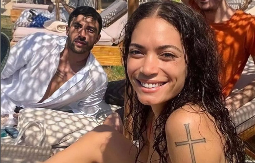 Elodie e Andrea Iannone inseparabili in Sardegna