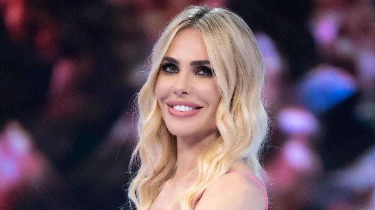 Ilary Blasi, nuovi progetti per non assomigliare a Noemi Bocchi