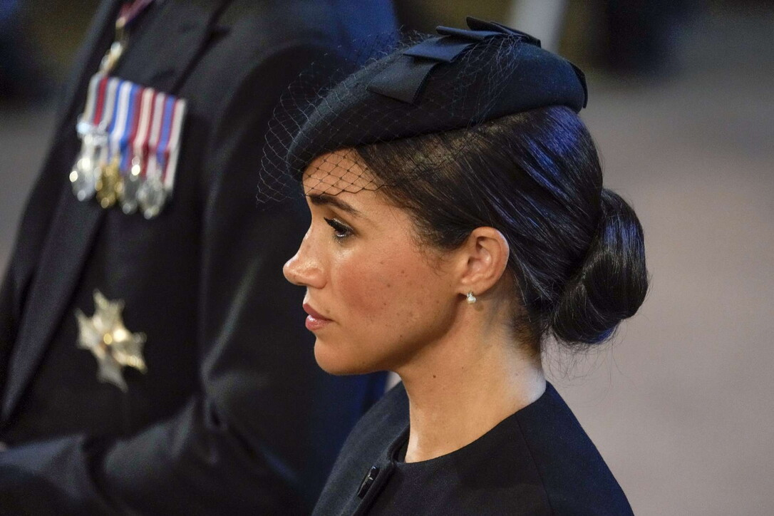 “Meghan Markle voleva essere pagata per incontrare la folla”, rivelazioni shock in un libro