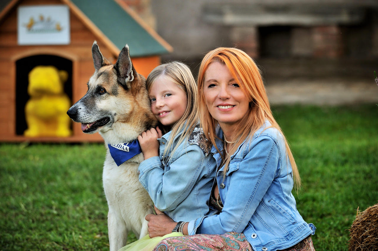Tv, da domenica 2 ottobre torna su rete 4 “Dalla parte degli animali”. Premiata dagli ascolti, allunga la durata e aggiunge nuovi contenuti. L’on. Brambilla conduce con la figlia stella di 8 anni