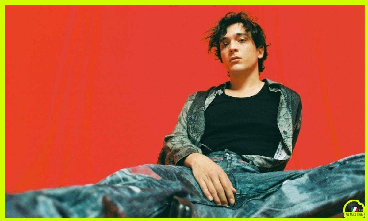 Tananai, la nuova canzone è Abissale