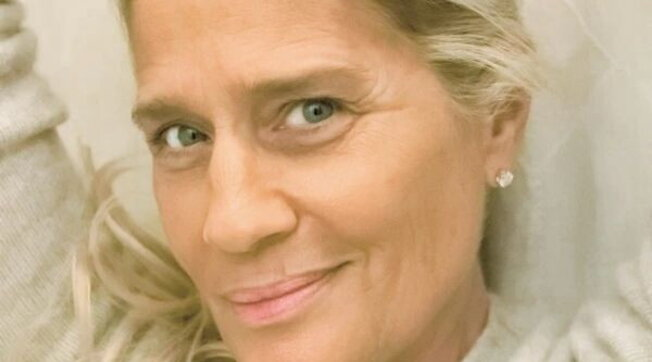 Heather Parisi si mostra al naturale: “Ho imparato ad amare il mio viso e il mio corpo”