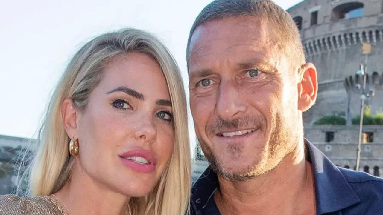 Francesco Totti, l’accordo con Ilary Blasi è possibile: “Ma mi costerà un sacco” Francesco Totti, l’accordo con Ilary Blasi è possibile: “Ma mi costerà un sacco”