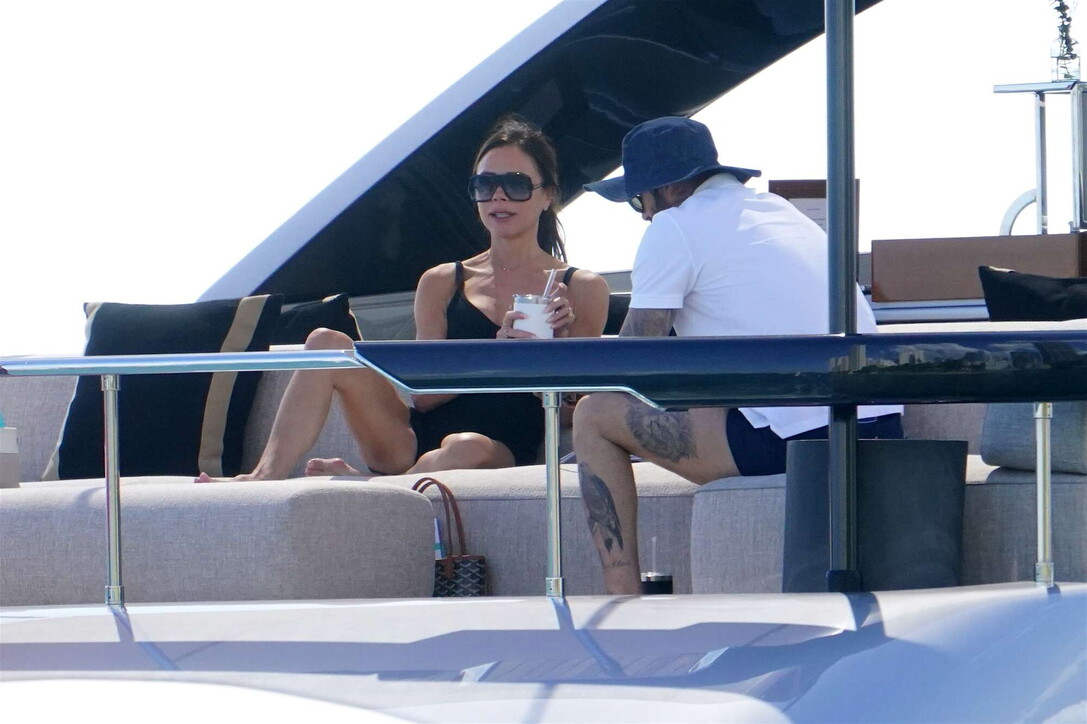 Victoria e David Beckham si godono una giornata sullo yacht