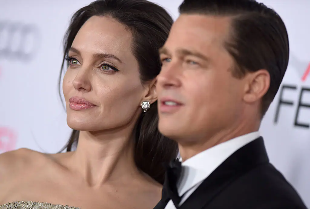 Angelina Jolie, nuove accuse a Brad Pitt: “Ha picchiato me e i nostri figli in aereo