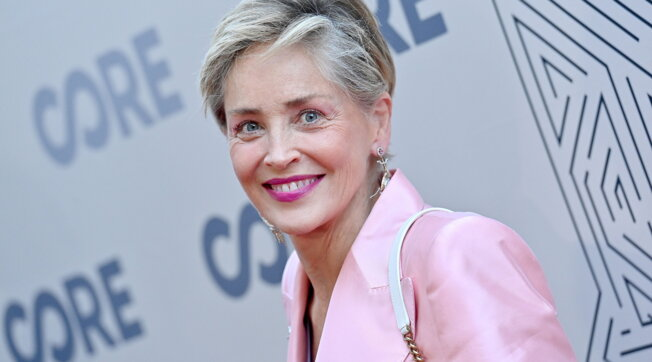 Sharon Stone trasforma in studio la sua villa di Beverly Hills e diventa una pittrice