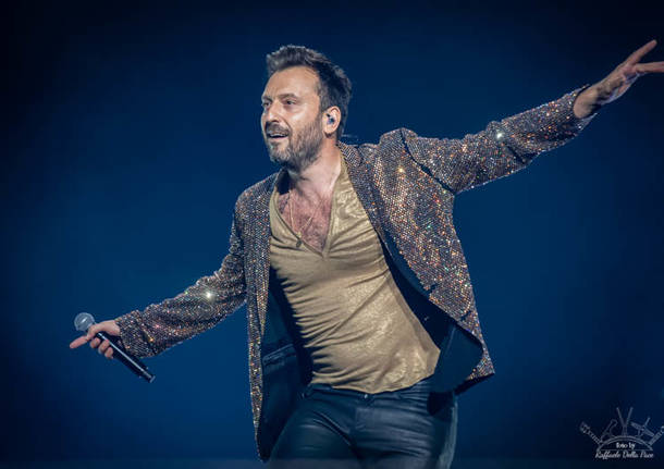 Cesare Cremonini chiude il suo tour al Forum di Assago, con lui sul palco anche Elisa Cesare Cremonini chiude il suo tour al Forum di Assago, con lui sul palco anche Elisa